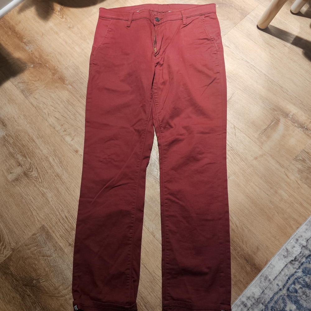 Levi's Men's Chinos in Deep Red